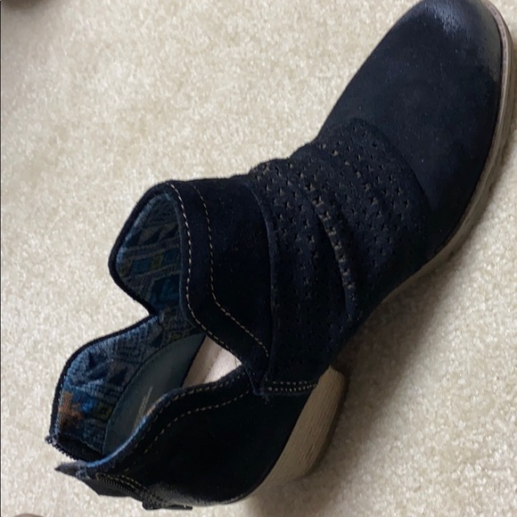 Earth origin booties. Good condition. - Picture 6 of 8